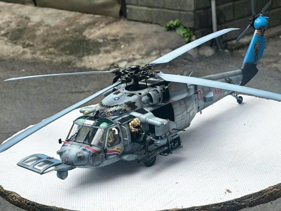 航空機・ヘリコプター KITTY HAWK 1/35 MH-60S \"Knighthawk MH-60S Knighthawk Helicopter 1/35 Kitty Hawk Models