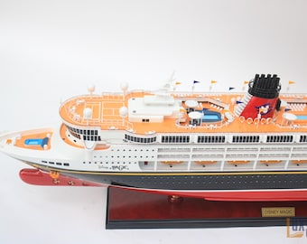 1/1000 ディズニー クルーズライン マジック号 クルーズ客船 模型 完成