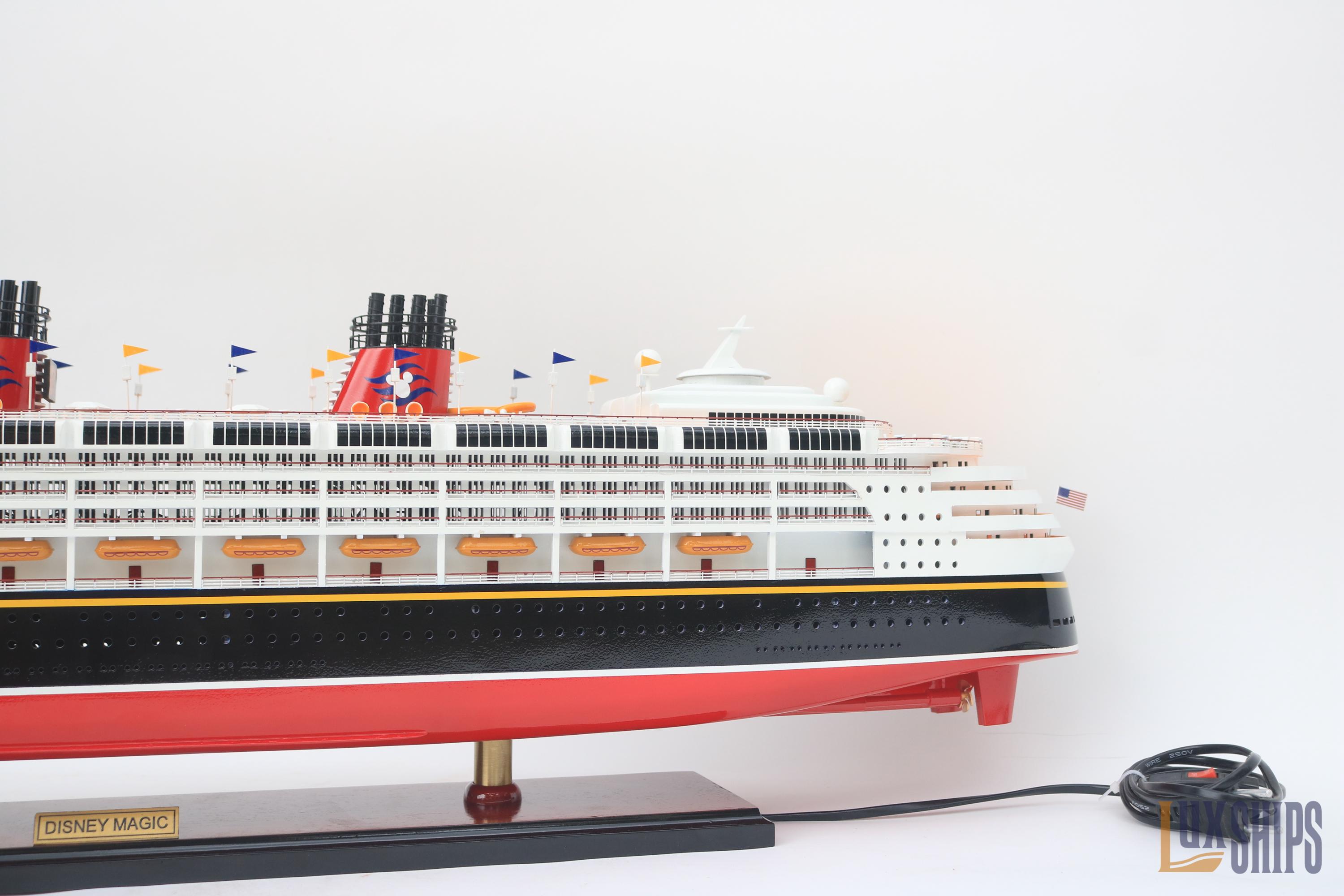 ディズニー マジック クルーズ船モデル 100 cm (39インチ) ライト付き