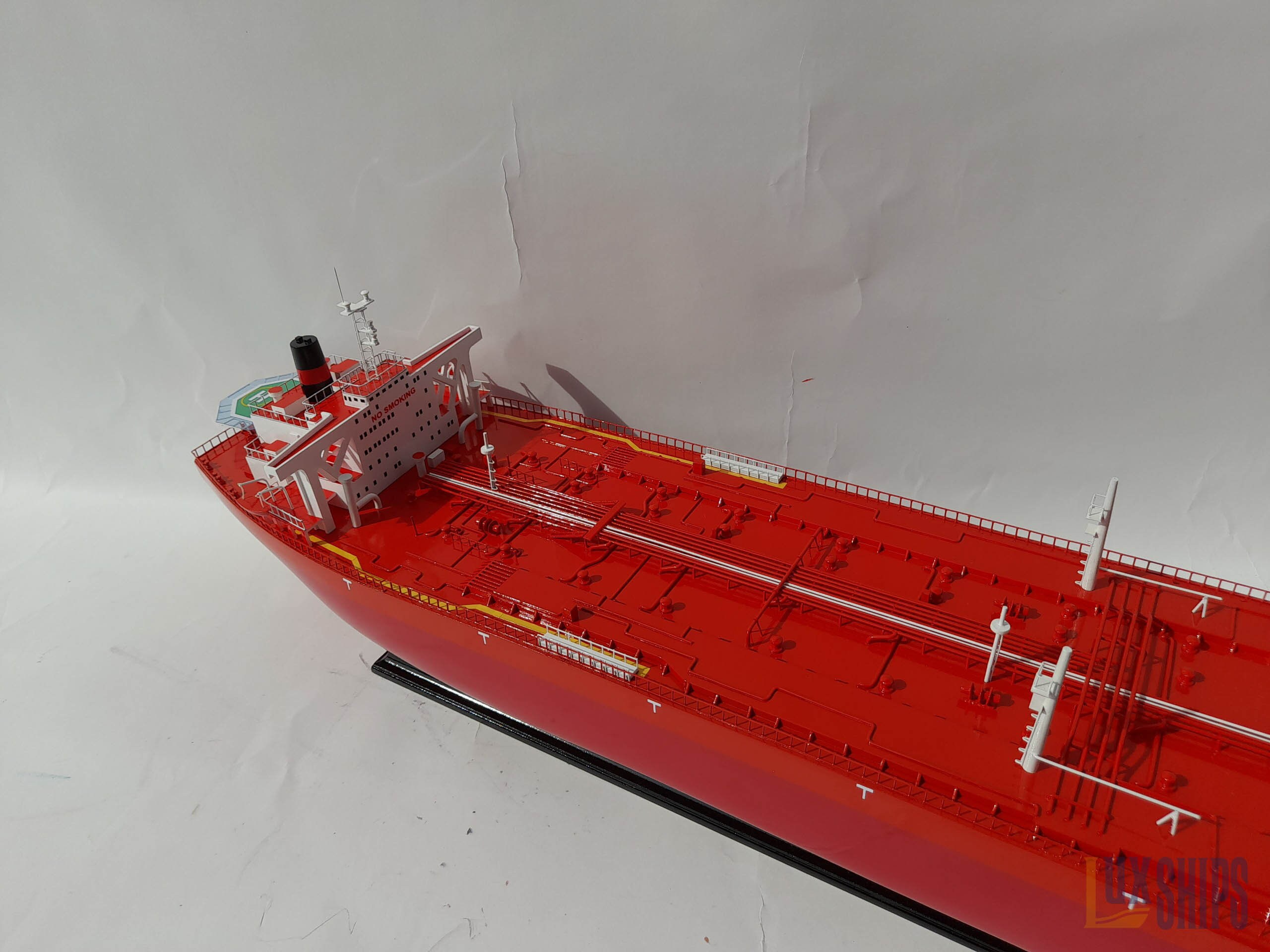 1027-172 貨物船舶模型 レベル 1/700 大型コンテナ船「オオサカエクスプレス」完成品 REVELL