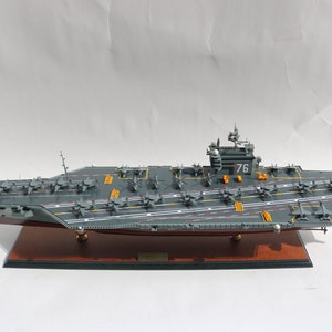 Aircraft Carrier USS Ronald Reagan (CVN-76) Ship Model