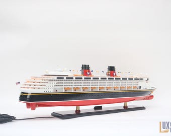39インチ ディズニー マジック クルーズ船模型 – イルミネーション付き