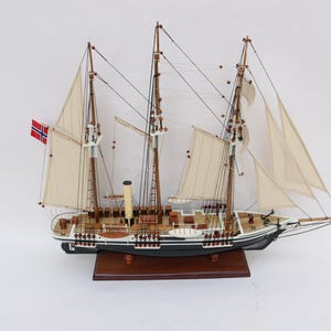 Wooden Endurance Ship Model – Historic Sailing Vessel 25.5&quot; (65cm) – Shackleton’s Antarctic Legend – Nautical Display