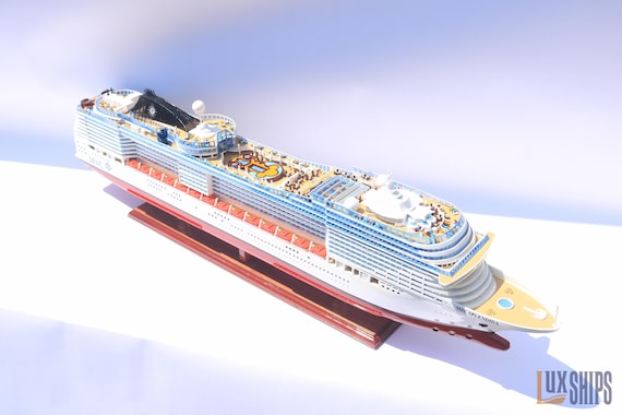 木製クルーズ船模型 MSC スプレンディダ – コレクター向け手作り航海