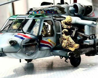 予約注文、MH-60S ナイトホーク、フィギュア6体付き、スケール1/35