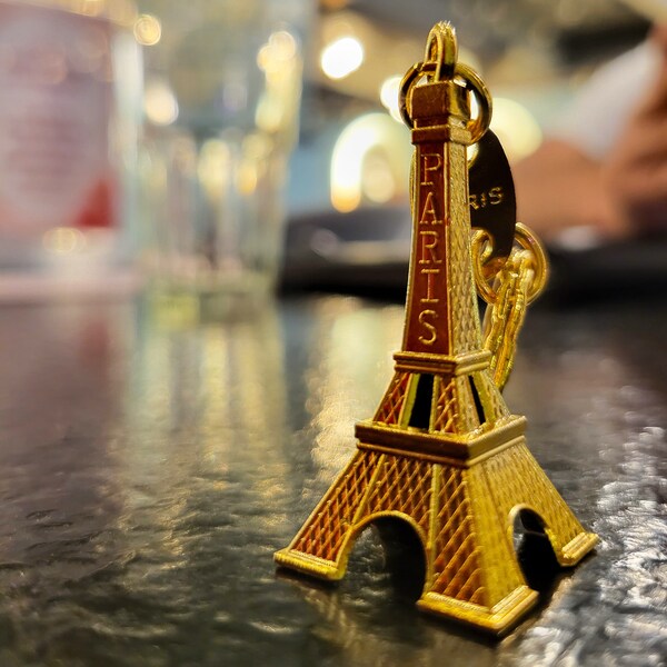 Porte-clés 3D Tour Eiffel en métal avec gravures Paris et France | Porte-clés Tour Eiffel pour clés de maison, de voiture ou de bagage
