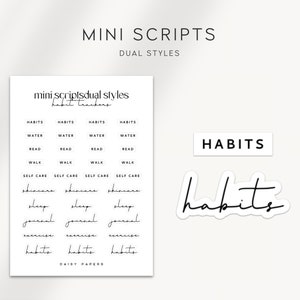 Op de afbeelding: Een wit vel met gewoonte-trackerstickers in twee stijlen. De stickers bevatten woorden als "habits", "water", "read" en "walk". De tekst "MINI SCRIPTS" en "DUAL STYLES" staat bovenaan.