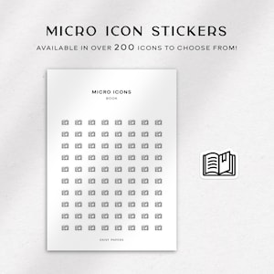 Puede incluir: Una hoja de pegatinas con una cuadrícula de 64 pequeños iconos de libros en blanco y negro. La hoja está etiquetada como "MICRO ICONS BOOK" y "DAISY PAPERS". Hay un icono de libro más grande en la esquina superior derecha.