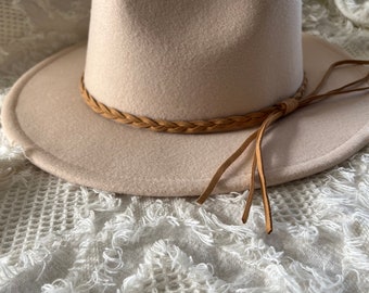 Fedora with plated band