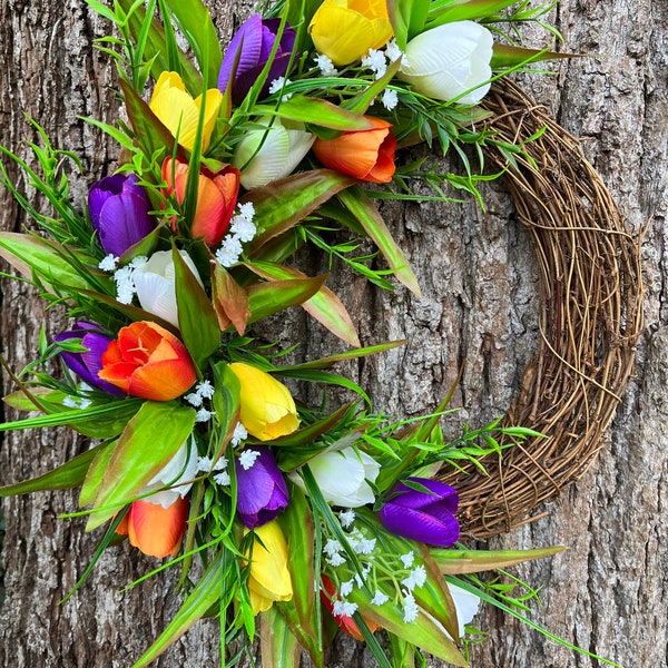 Tulip wreath for your door or wall at home