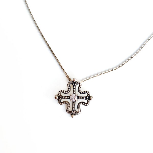 Croix byzantine en argent et une pierre fine de quartz/Bijoux Croix faits à la main/Collier croix d’argent/Cadeau Chrétienne Catholique