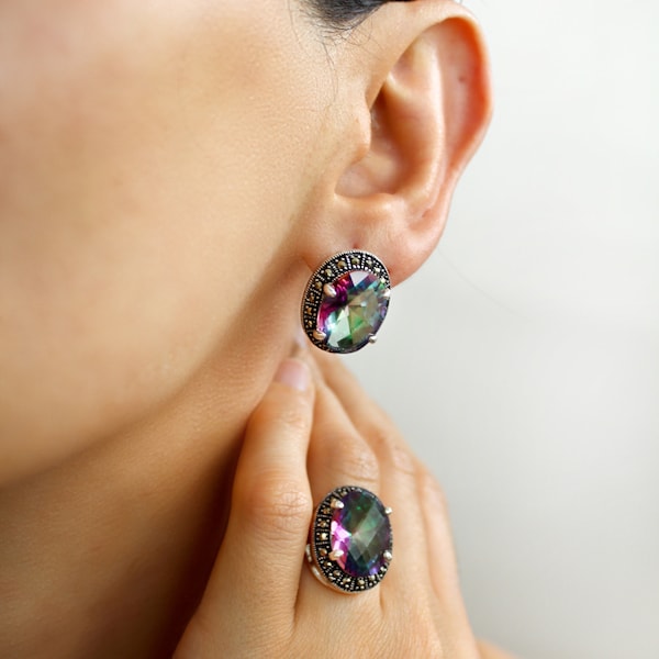 Boucles d'oreilles ovales topaze mystique en argent 925/Magnifiques boucles multicolores avec des pierres Marcassites et Topaz Gemstone