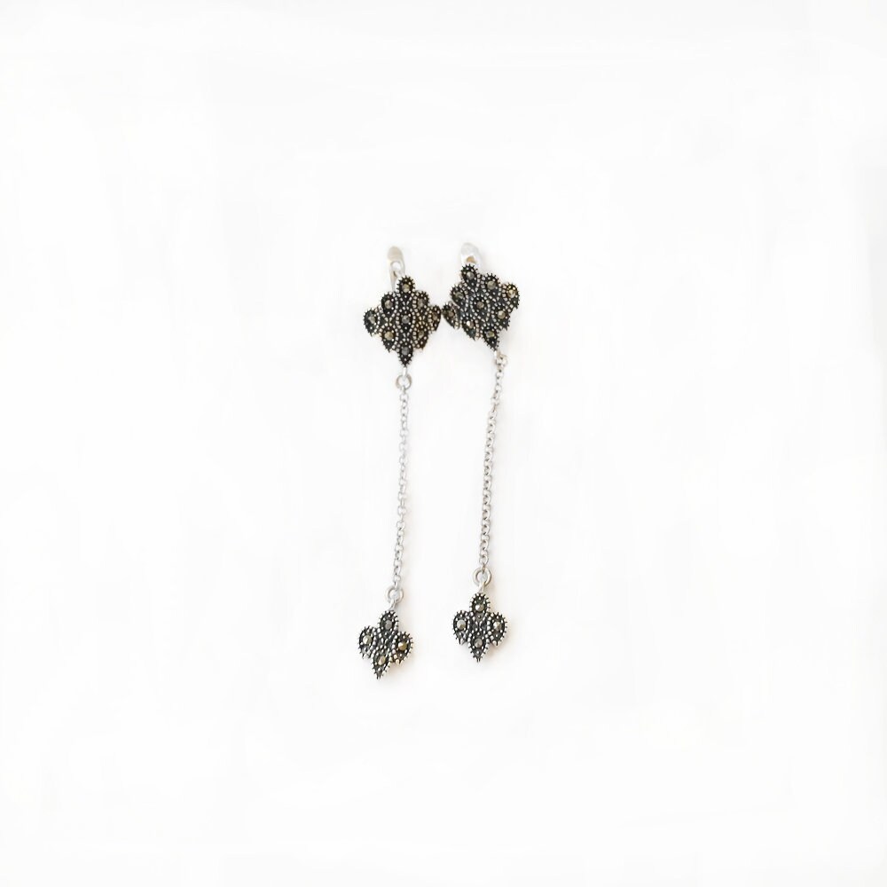 Boucles D'oreilles Clou En Forme De Losange Avec Marcassite - Métal Argenté (occasion)