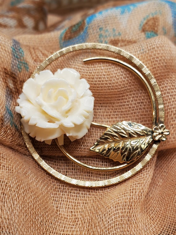 Vintage 1950's Winard Jewelry Co. Rose and Leaf B… - image 1