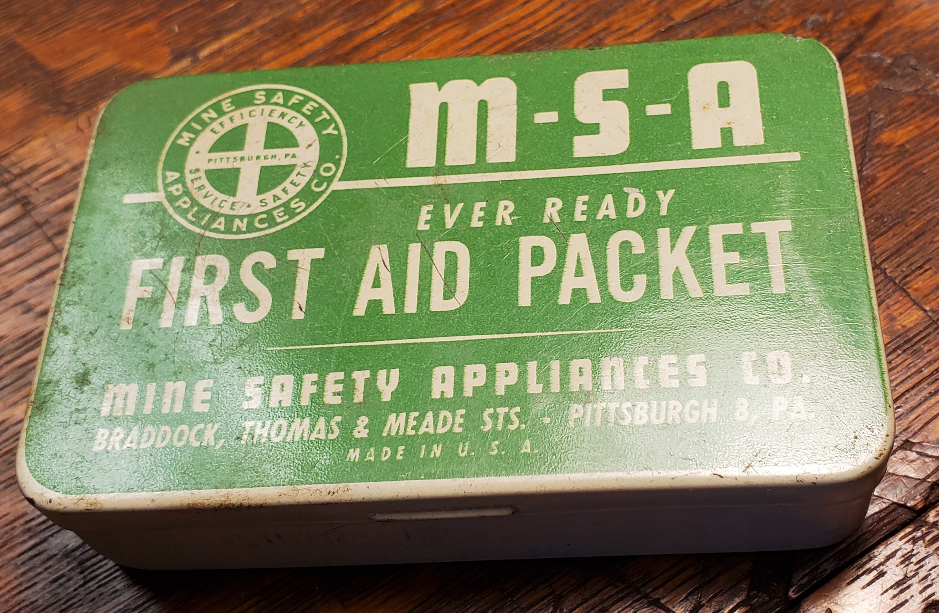 Vintage French 1940's Sucrettes Medicine Pharmaceutical Tin Box. 
