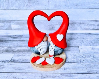 Kissing Valentine&#39;s Day Gnome, Valentine&#39;s Gift, Polymer Clay Gonks, Gnome Gift, Valentines Decor, Heart Gnome, Miniature Gnomes, Red Gonks