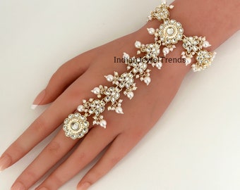 Kundan Single Hath Paan/Bracelet/Haath phool/Hathh Panja/finger Hand bracelet/Bridal Jewelry/hand harness/Indian Hand Jewelry/Indian wedding