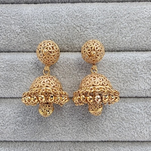 Gold plated small Jhumka/Gold Jhumka/Indian Jewelry/Pakistani/South Indian jhumka earrings/Bridal earring/Indian wedding, Gift for her Gold