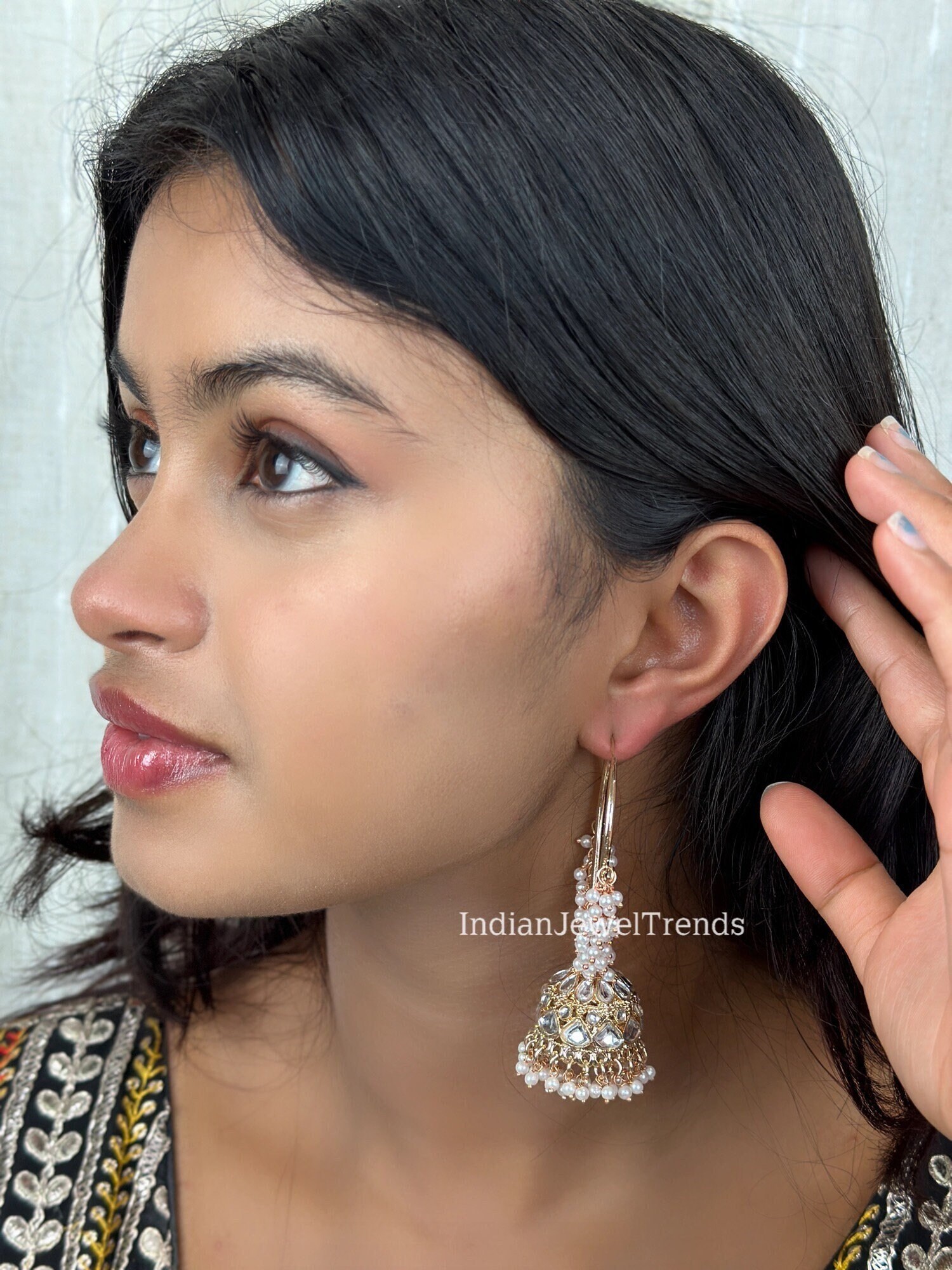 Top more than 166 best dressed earrings latest seven.edu.vn