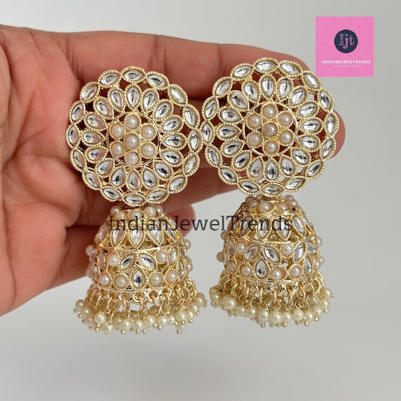 Buy Zaveri Pearls Gold Tone Traditional Kundan & Pearls Jhumki Earring-ZPFK11012  Online