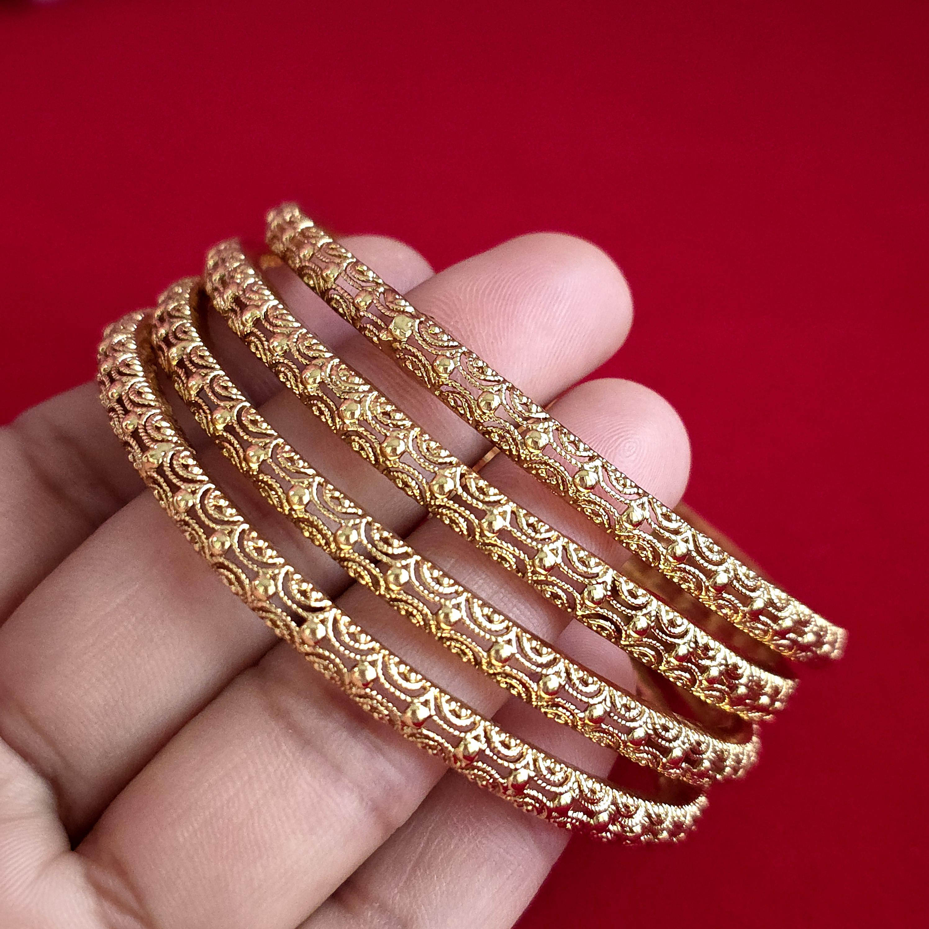 インドのゴールドバングル、寺院のジュエリー、南インドのバングル 
