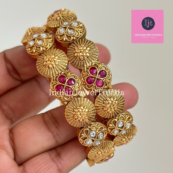 Punjabi gold shop bangles design