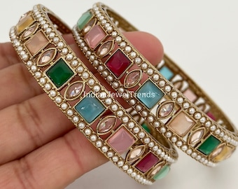 Un par de brazaletes de piedra Navratan Polki, brazaletes de oro opaco antiguo, brazaletes indios Kada, joyas de boda, joyas punjabi, brazaletes de Bollywood