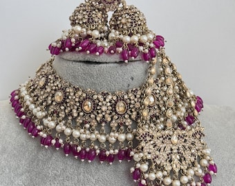 Fioletowy antyczny naszyjnik z pereł Shadow Stone z kolczykami i tikką oraz naszyjnikiem ślubnym Passa Indyjska pakistańska biżuteria ślubna Punjabi