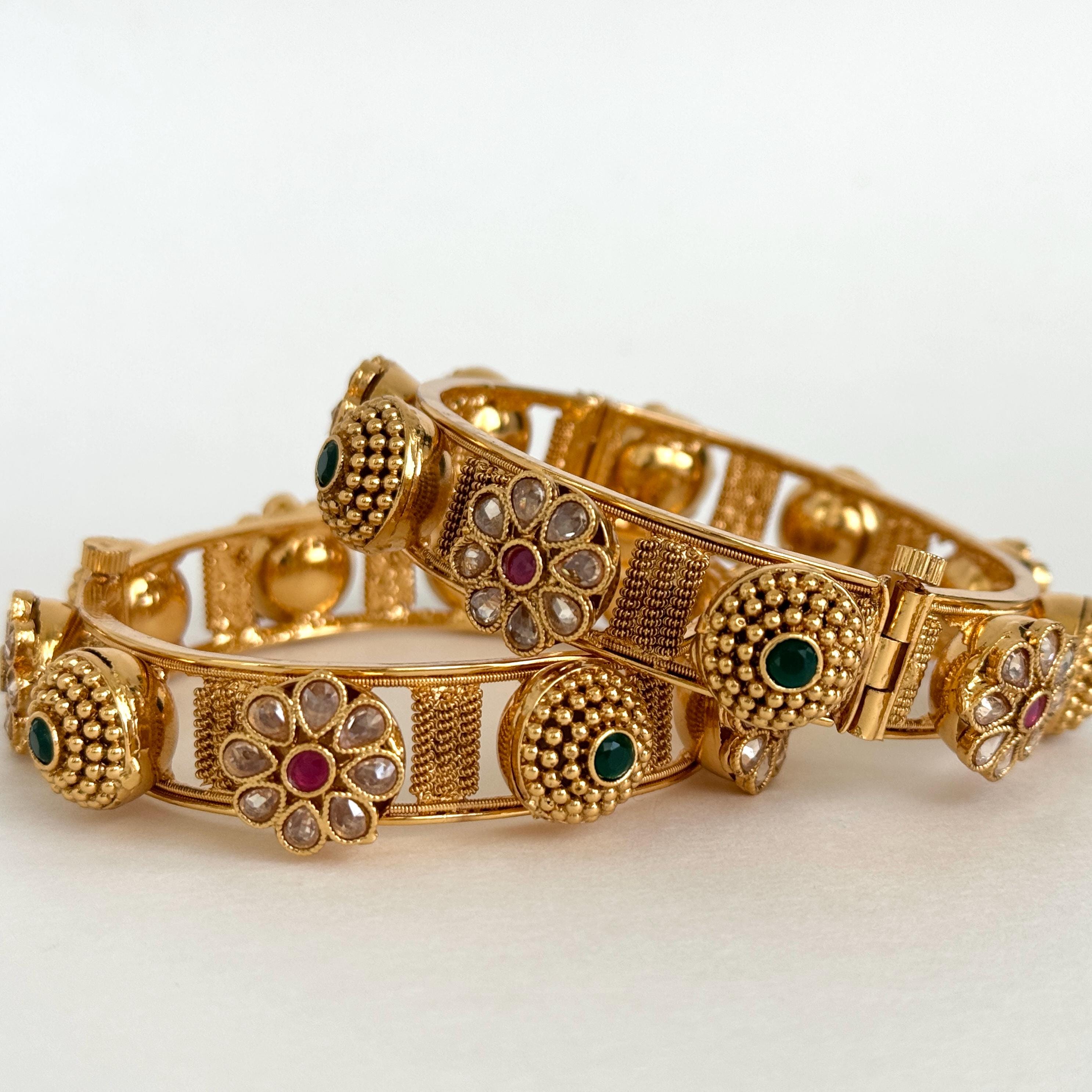 Set of 2 Ruby Green Gold Rajwadibangles(2 Pc)/pacheli Bangles