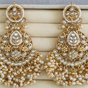 Lunghi orecchini chandbali Kundan in oro, orecchini Chand antichi placcati in oro, orecchini d'oro oversize, orecchini indiani