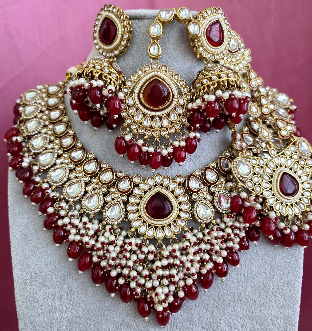 bridal-maroon-kundan-necklace-with-earrings-tikka-and-passa-bridal