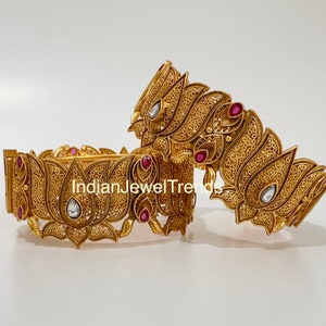Gold Lotus bangle/Indian bangles/Antique Openable bangles/Temple Jewelry/Bridal Bangles/Indian Wedding/Pakistani /South indian jewelry 1pc