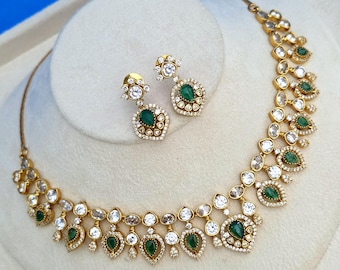 Groene CZ diamanten halsketting, Zuid-Indiase bruidssieraden, mat verguld