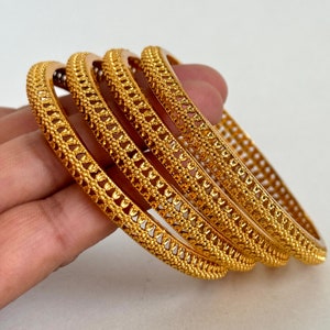 Indian Gold bangles, Temple Jewelry, South indian bangles, Kada bangles,  Indian Jewelry, pakistani jewelry