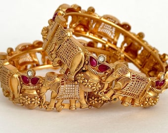 Bracelet indien en or, style temple antique | Orné de rubis, plaqué mat, design Rajwadi pour mariée, pièce unique