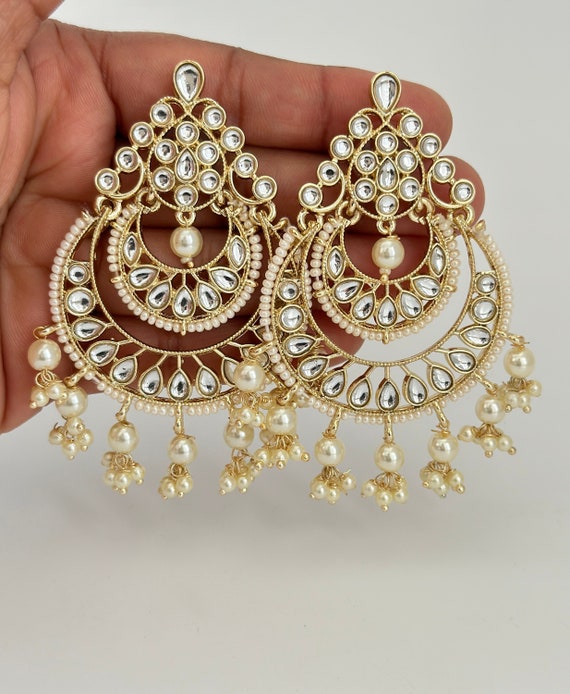 Buy Sukkhi Glorious Pearl Gold Plated Kundan Chandbali Earring for Women at  Rs.997 online | Jewellery online