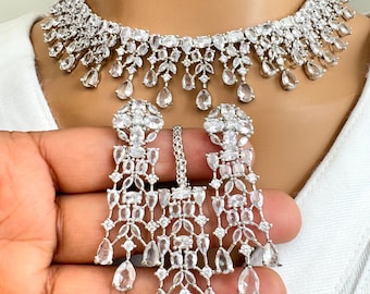 Silber CZ Diamant Halskette mit Ohrringen und Tikka /CZ Steine Halskette Set/Elegant/Einzigartig/Indisch/Pakistanisch/Bollywood