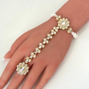 Kundan Single Hath Paan/Bracelet/Haath phool/Hathh Panja/finger Hand bracelet/Bridal Jewelry/hand harness/Indian Hand Jewelry/Indian wedding