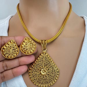 Antique Plain Gold Pendant Set/South Indian Jewelry/Temple Jewelry/Gold Necklace/Wedding necklace/Bridal necklace/Indian Necklace