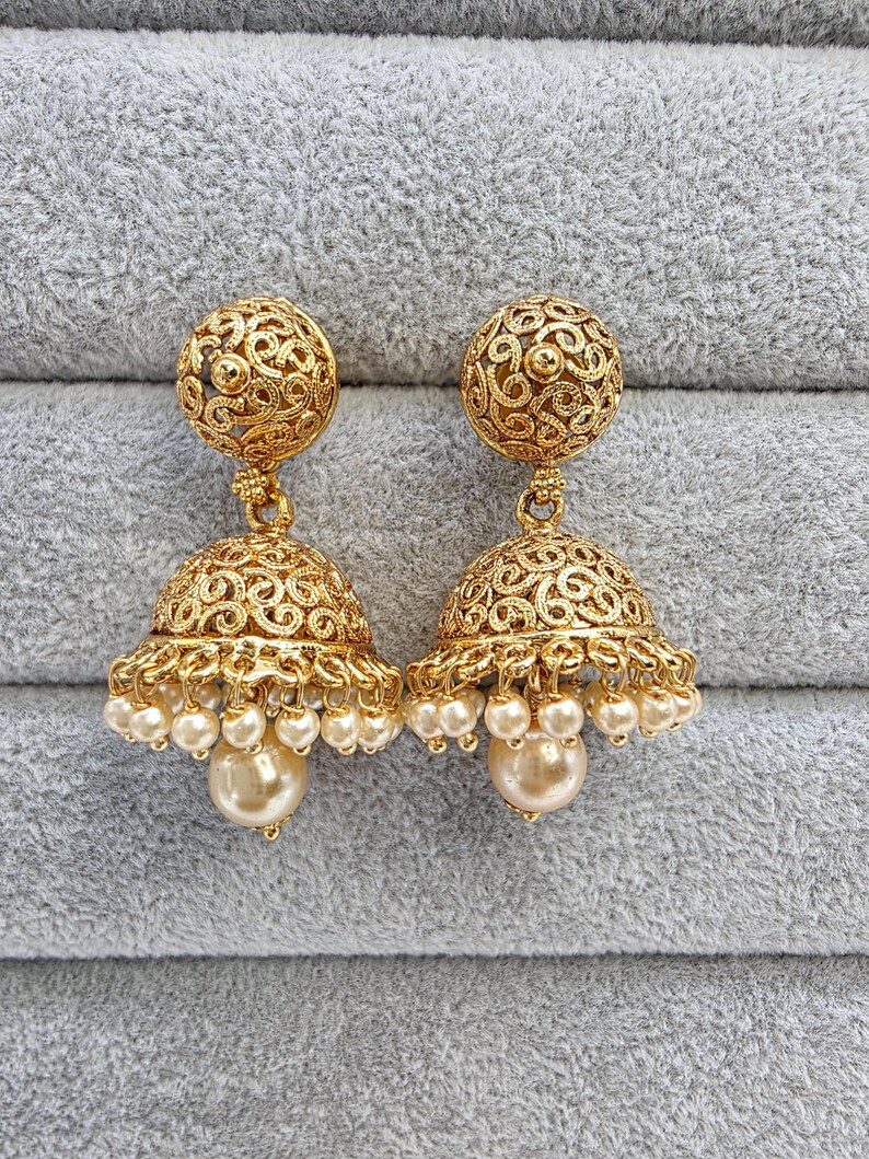 Gold plated small Jhumka/Gold Jhumka/Indian Jewelry/Pakistani/South Indian jhumka earrings/Bridal earring/Indian wedding, Gift for her Pearl