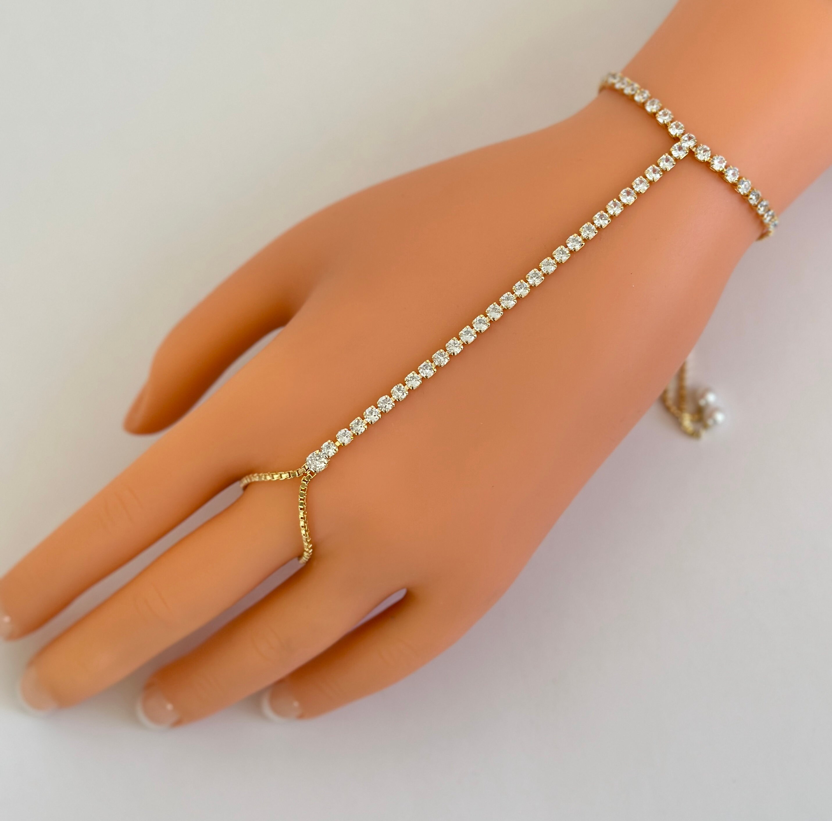 Haath mein pehne ka best sale bracelet