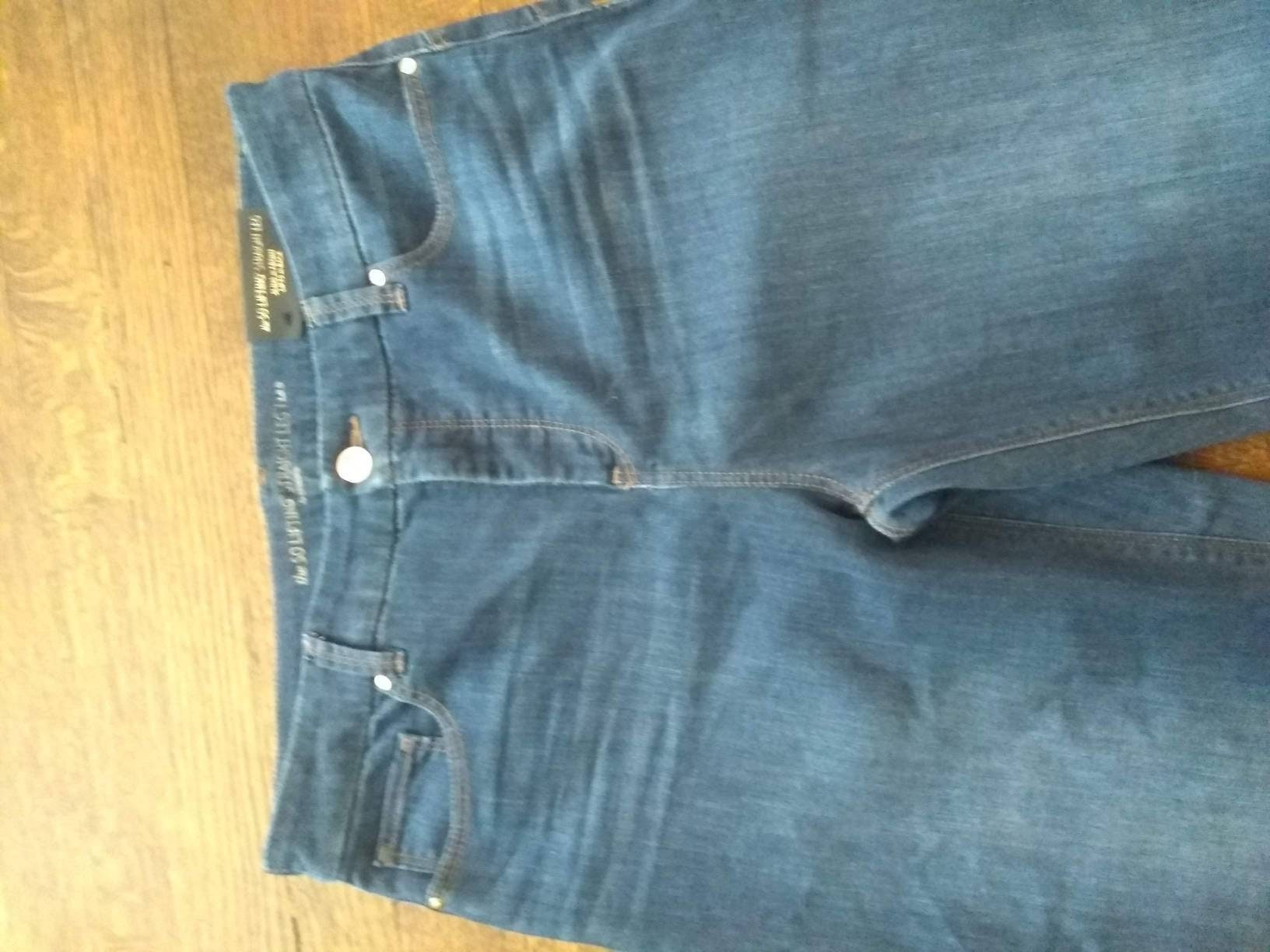 Chico's Blue Jeans NWT Size 1.5 Short 