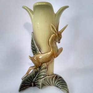 Vintage Hull Unicorn Lily Pottery Vase