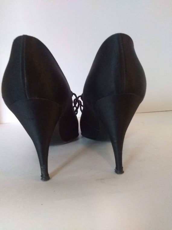 Neiman marcus best sale black pumps