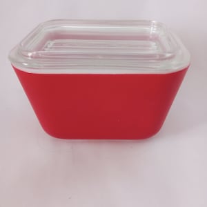 Pyrex Red Vintage Space Saver with Lid Refrigerator Dish