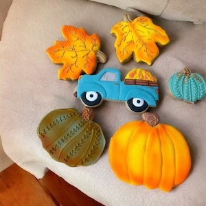 Fall Thanksgiving Sugar Cookies: Decorated Pumpkin Cookies
