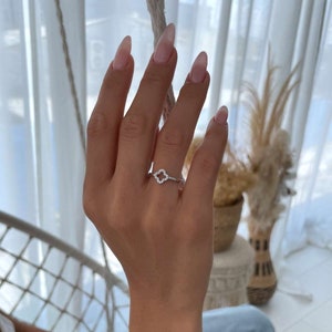 Delicate 925 Sterling Silver Clover Ring with 14K Gold Plating and Sparkling Zircons, 4 Leaf Flower Ring for Women