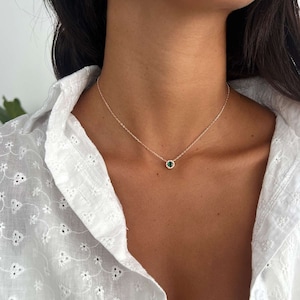 Dainty Minimalist Solitaire Necklace, Tiny 14k Gold Emerald Green CZ Charm Necklace, Sterling Silver 925 Choker Pendant Necklace for Women