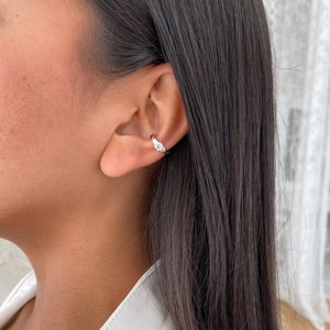 Conch Ear Cuff Earring, No Piercing Ear Cuff, Dainty Wrap Cz Ear Cuff, Tiny Fake Helix piercing, Fake Clip On Cuff, Fake piercing, One Piece