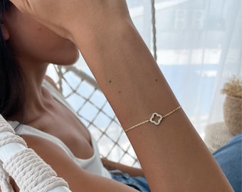 Dainty Gold Clover Bracelet, Four Leaf CZ Charm Bracelet, 14K Gold Clover Chain Bracelet, 925 Sterling Silver Good Luck Gift for Her